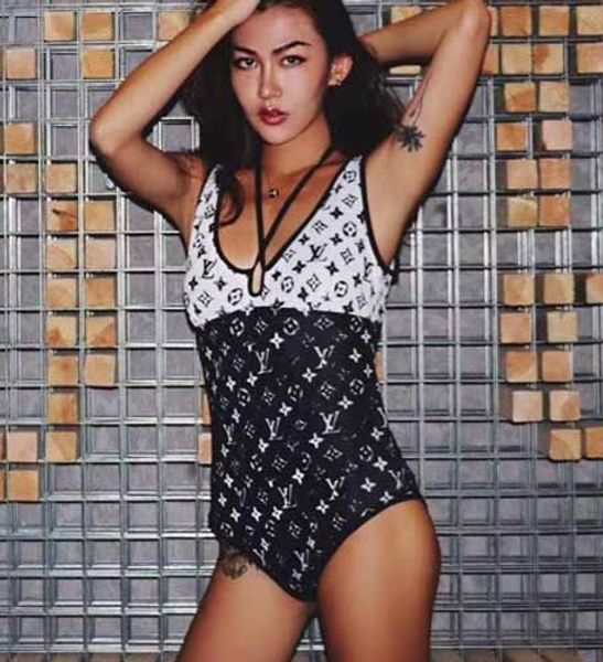 глубокий v sexy купальники backless цельный роскошные купальники пляжная lady brandswimsuit designerbikini женщины designerswimwear qs 20030
глубокий v sexy купальники backless цельный роскошные купальники пляжная lady brandswimsuit designerbikini женщины designerswimwear qs 20030