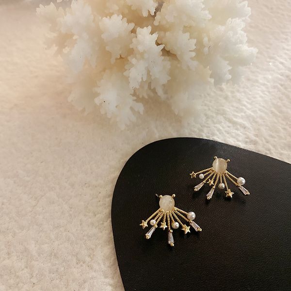 retro scallop opal zircon earrings baroque pearl women stars classic stud earring irregular hypoallergenic party jewelry gifts, Golden;silver
retro scallop opal zircon earrings baroque pearl women stars classic stud earring irregular hypoallergenic party jewelry gifts, Golden;silver