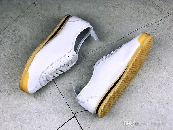 classic cortez basic leather casual shoes fashion men women black white red golden skateboarding sneakers size 36-44
classic cortez basic leather casual shoes fashion men women black white red golden skateboarding sneakers size 36-44