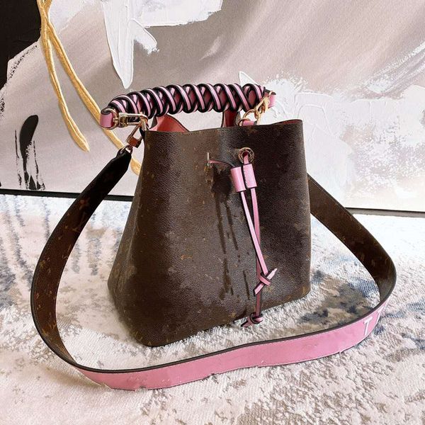 presbyopic female bag new soft leather bucket hand the bill of lading shoulder handbag messenger bags girls women the designer handbags
presbyopic female bag new soft leather bucket hand the bill of lading shoulder handbag messenger bags girls women the designer handbags