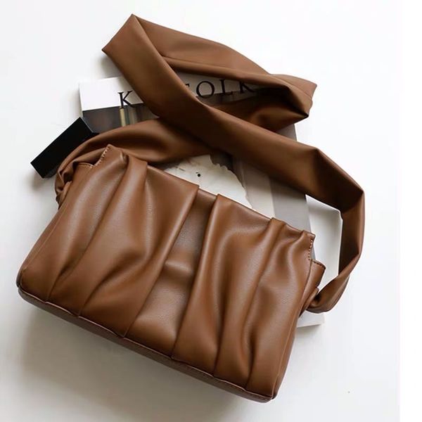 women genuine leather messenger bags cowhide folds crossbody bags for ladies large capacity clutch totes 2020
women genuine leather messenger bags cowhide folds crossbody bags for ladies large capacity clutch totes 2020