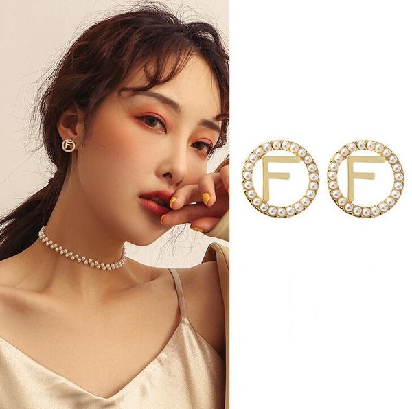 925 silver luxury circle designer pearl letter f jewelry women earrings letters stud earrings white elagant stud gift, Golden
925 silver luxury circle designer pearl letter f jewelry women earrings letters stud earrings white elagant stud gift, Golden