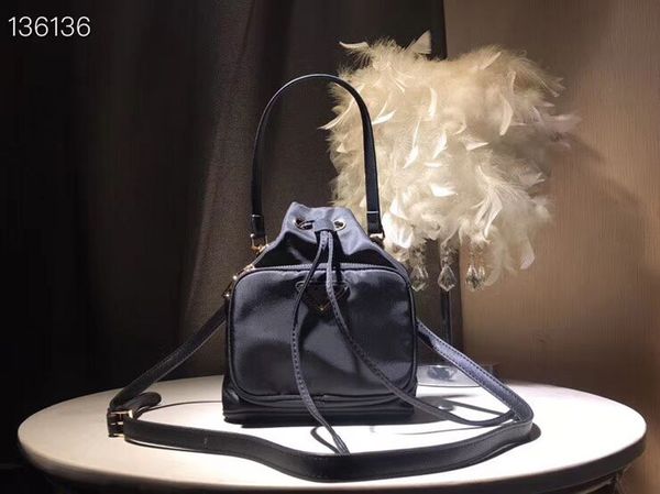 crossbody bag leather envelope bag classic bags singler shoulder bags handbags purses bucket bag nylon waterproof cloth
crossbody bag leather envelope bag classic bags singler shoulder bags handbags purses bucket bag nylon waterproof cloth