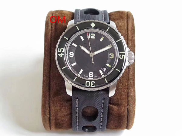 om propeller fully automatic mechanical movement nylon watchband designer watches luxury mens watches orologio da uomo
om propeller fully automatic mechanical movement nylon watchband designer watches luxury mens watches orologio da uomo
