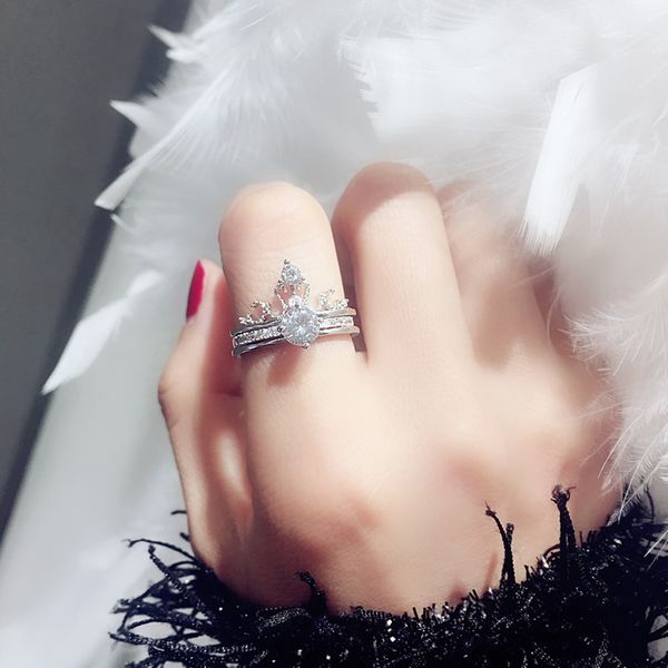 fashion two-in-one crown queen rings for women party jewelry exquisite female open finger rings for engagement wedding gifts, Golden;silver
fashion two-in-one crown queen rings for women party jewelry exquisite female open finger rings for engagement wedding gifts, Golden;silver
