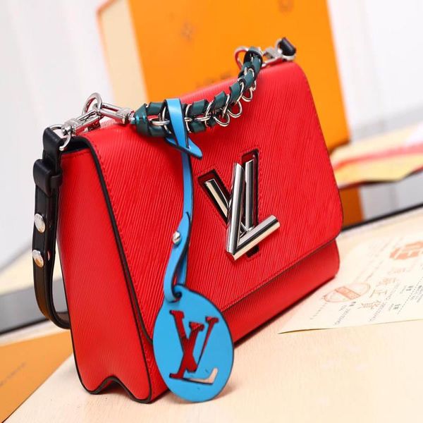 Классическая дизайнерская сумка из новой сумки Deluxe - модная кожаная сумка на одно плечо большой вместимости. 
Классическая дизайнерская сумка из новой сумки Deluxe - модная кожаная сумка на одно плечо большой вместимости.