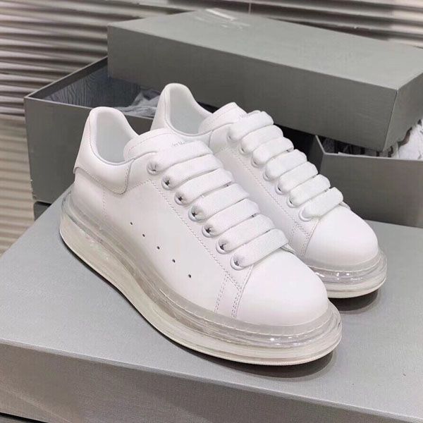 new season 2020 designer fashion luxury men and women party shoes men's leather lace thick bottom super sports shoes white black casual
new season 2020 designer fashion luxury men and women party shoes men's leather lace thick bottom super sports shoes white black casual
