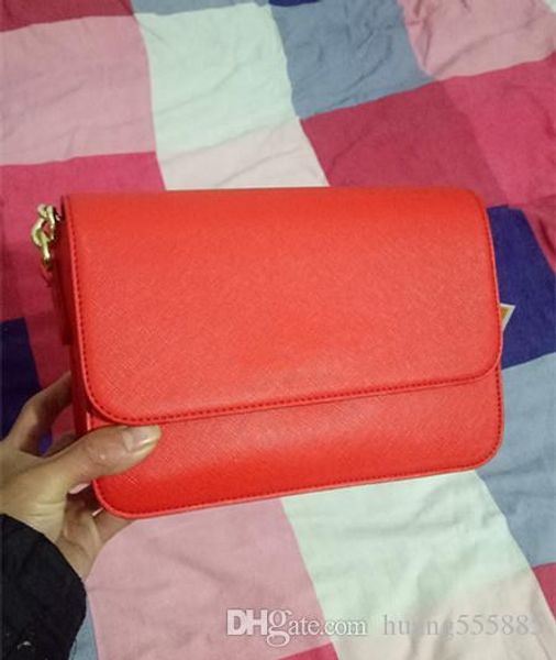 designer messenger bag fashion selling brand in europe and america styling single shoulder bag is small package
designer messenger bag fashion selling brand in europe and america styling single shoulder bag is small package