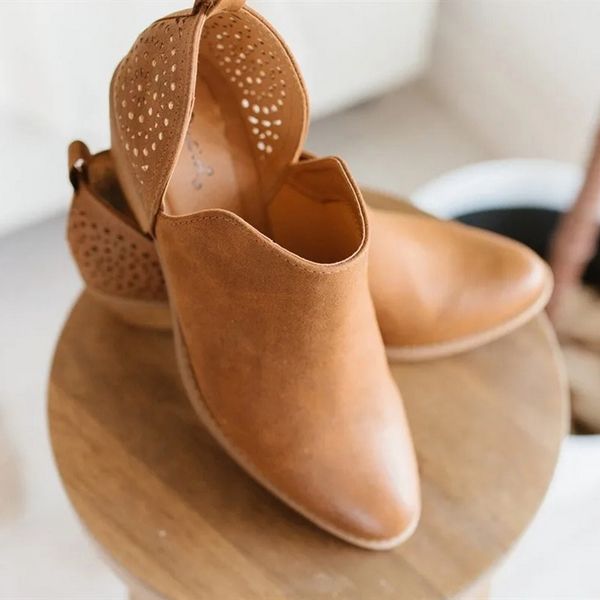 fashion womens spring autumn pointed toe short boots shallow chunky heels hollow out breathable pu leather boots, Black
fashion womens spring autumn pointed toe short boots shallow chunky heels hollow out breathable pu leather boots, Black