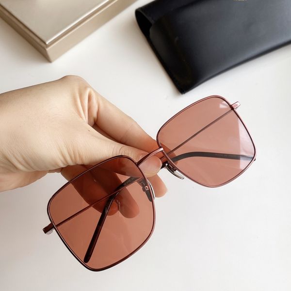 luxury sunglasses mens sunglasses women classic style plank metal frame 312 uv400 protection outdoor eyewear with, White;black
luxury sunglasses mens sunglasses women classic style plank metal frame 312 uv400 protection outdoor eyewear with, White;black