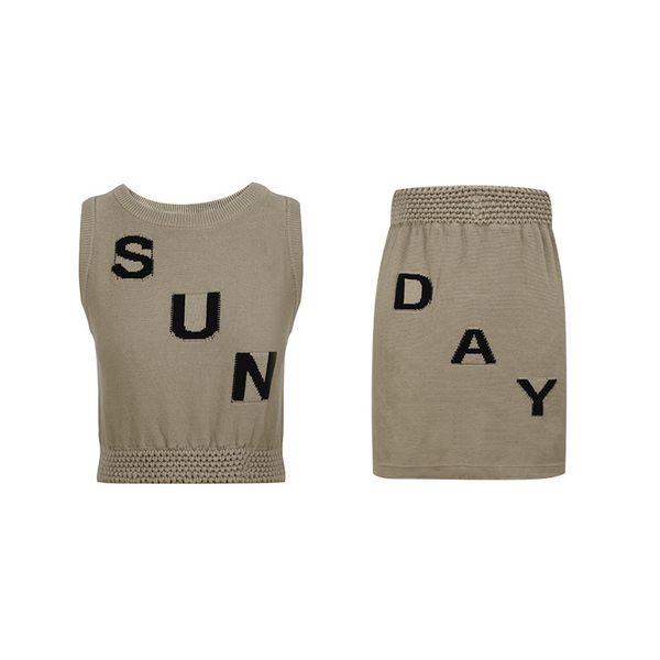 inslin temperament elegant ruched waist knitted jacquard letters fashion vest package hip skirt new, Black;white
inslin temperament elegant ruched waist knitted jacquard letters fashion vest package hip skirt new, Black;white