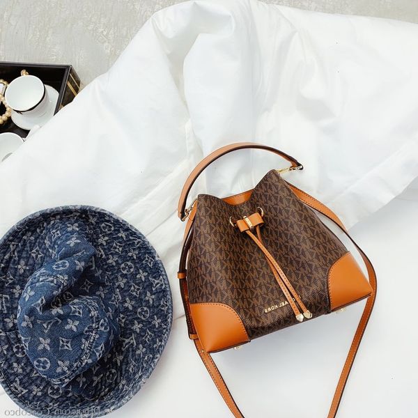 women bag handbag wsj016 size22*20cm classic durable #112023 pfr1
women bag handbag wsj016 size22*20cm classic durable #112023 pfr1