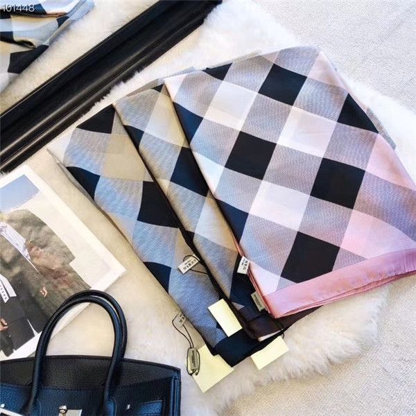Hot spring/summer 2019 fashion brand silk scarves ladies plaid letters ladies shawls shawls free shipping
Hot spring/summer 2019 fashion brand silk scarves ladies plaid letters ladies shawls shawls free shipping
