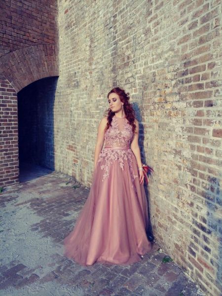 pink flowers lace evening dresses african black girls 2019 vestido de festa backless halter lace runway fashion party gowns, White;black
pink flowers lace evening dresses african black girls 2019 vestido de festa backless halter lace runway fashion party gowns, White;black