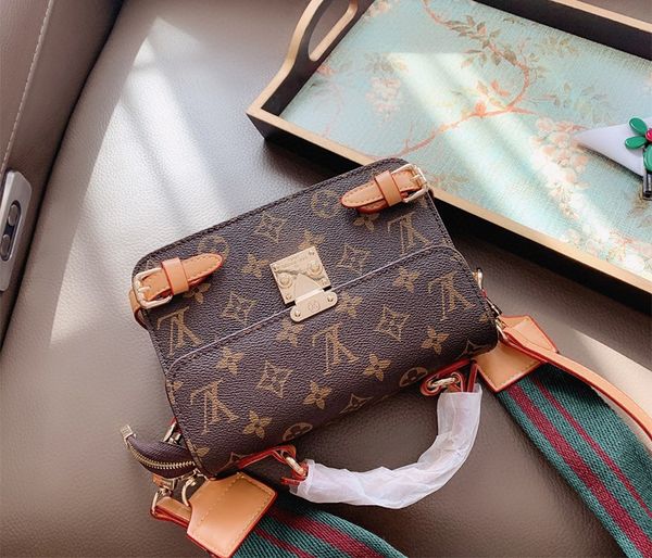 2020 конструктор седельные сумки хозяйственная сумка высокого качества crossbody мешок роскошные сумки бренда женщин сумки конструктора сумк, Black
2020 конструктор седельные сумки хозяйственная сумка высокого качества crossbody мешок роскошные сумки бренда женщин сумки конструктора сумк, Black
