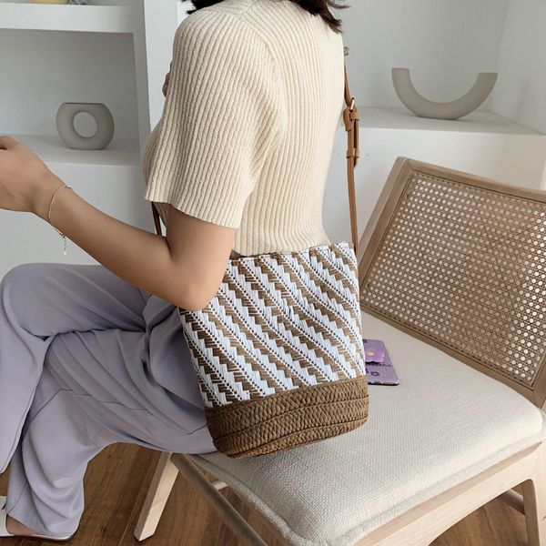 brand original design woven fairy bag 2020 summer new joker messenger bag contrast color fresh bucket
brand original design woven fairy bag 2020 summer new joker messenger bag contrast color fresh bucket
