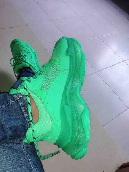 New 2019 fa hion pari 17fw triple neaker triple ca ual dad hoe for men 039 women green ceahp port de igner hoe ize 36 45
New 2019 fa hion pari 17fw triple neaker triple ca ual dad hoe for men 039 women green ceahp port de igner hoe ize 36 45