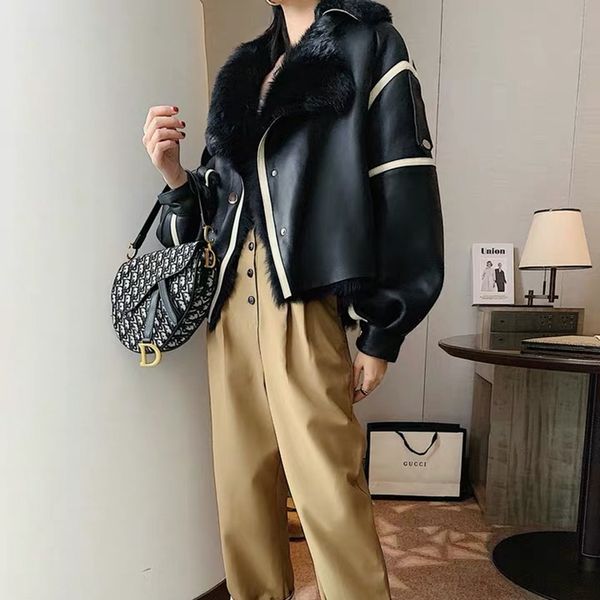 double-faced fur women coats 2019 winter fashion natural sheepskin and fur outwear merino sheep warm and thick, Black
double-faced fur women coats 2019 winter fashion natural sheepskin and fur outwear merino sheep warm and thick, Black