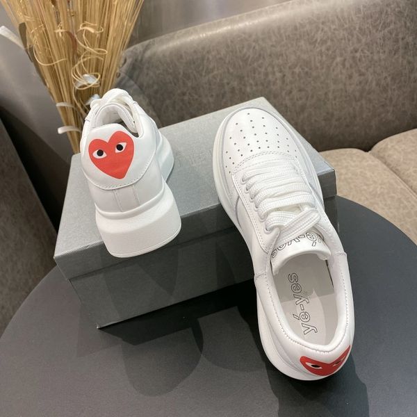 2020 classic men's running shoes outdoor hiking running sneakers men and women casual fast shipping on shoe size 35-45dhl
2020 classic men's running shoes outdoor hiking running sneakers men and women casual fast shipping on shoe size 35-45dhl