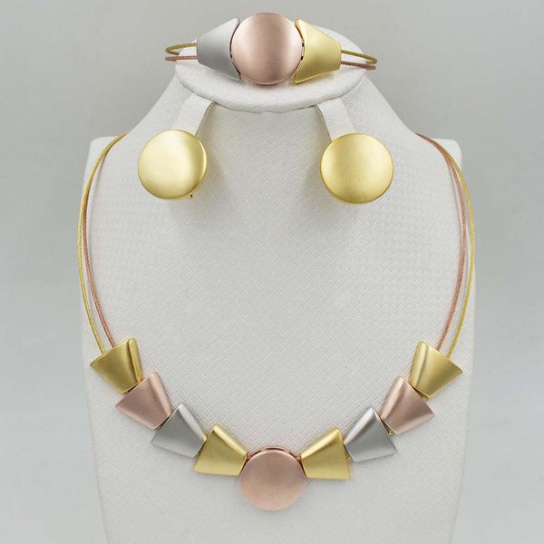 2019 bridal gift nigerian wedding african beads jewelry set brand woman fashion dubai gold color jewelry set wholesale design, Silver
2019 bridal gift nigerian wedding african beads jewelry set brand woman fashion dubai gold color jewelry set wholesale design, Silver