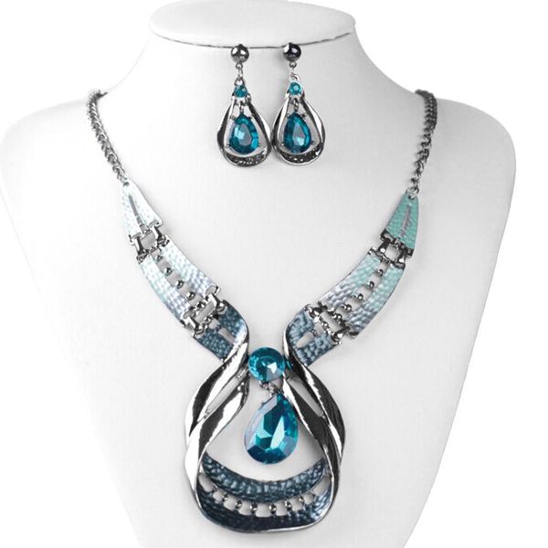 water drop rhinestone pendant statement necklace stud earrings bride jewelry set, Silver
water drop rhinestone pendant statement necklace stud earrings bride jewelry set, Silver
