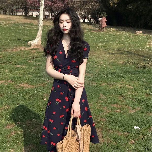 2020 female small fake beach beach skirt seaside holiday skirt small fragrant wind floral dress female, White
2020 female small fake beach beach skirt seaside holiday skirt small fragrant wind floral dress female, White