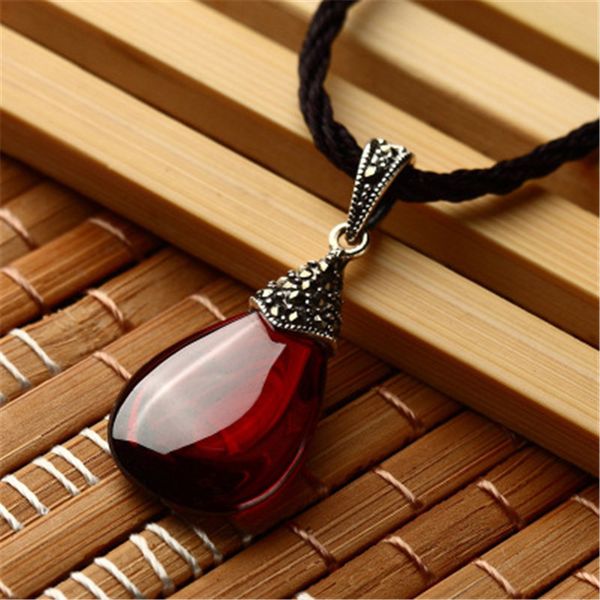 ybuy gl 925 sterling silver jewelry thai silver retro garnet waterdrop pendant for women without chain
ybuy gl 925 sterling silver jewelry thai silver retro garnet waterdrop pendant for women without chain