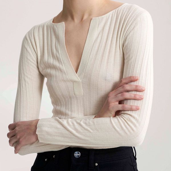 cut deep v slim thread wool cashmere knit top, White;black
cut deep v slim thread wool cashmere knit top, White;black