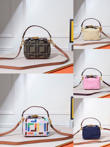 2020 new design luxurious handbags purses women brand fashion luxurious design clutch bags genuine tote bucket bag crossbody bags 16cm
2020 new design luxurious handbags purses women brand fashion luxurious design clutch bags genuine tote bucket bag crossbody bags 16cm