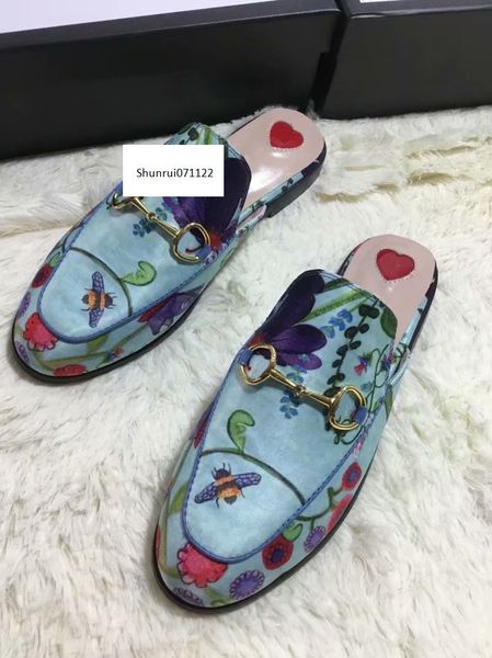 luxury princetown designer men's and women's slippers classic slippery metal buckle beach slippers soft shoeslovers shoes size 38
luxury princetown designer men's and women's slippers classic slippery metal buckle beach slippers soft shoeslovers shoes size 38