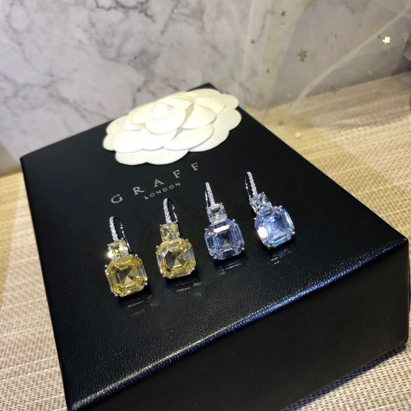 2020 new women's earring goddess essential charming elegantat fashion white diamond and yellow diamond, Golden;silver
2020 new women's earring goddess essential charming elegantat fashion white diamond and yellow diamond, Golden;silver