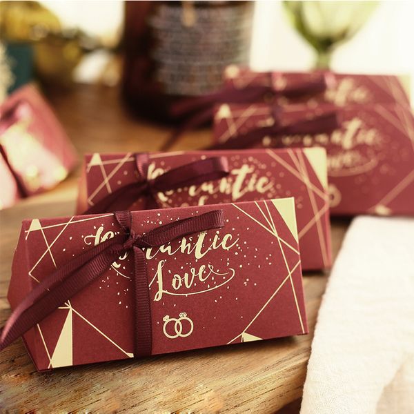 2019 selling fashion candy box wedding candy box chinese style bag happy wine red paper happy gift
2019 selling fashion candy box wedding candy box chinese style bag happy wine red paper happy gift