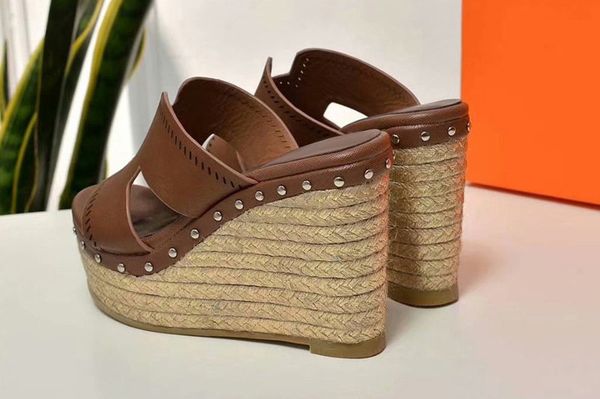 red black brown color slippers for ladies fashion luxury thick bottom straw plaiting real leather slipsole sandals 109
red black brown color slippers for ladies fashion luxury thick bottom straw plaiting real leather slipsole sandals 109