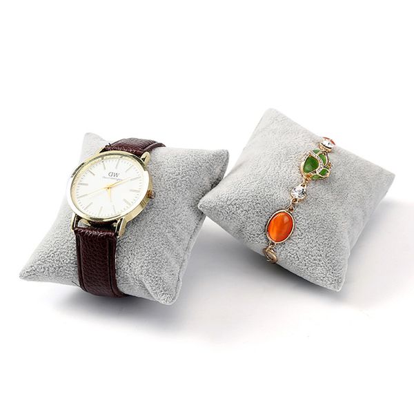 5pcs velvet bracelet watch pillow mini cushion jewelry display counter showcase, Black;white
5pcs velvet bracelet watch pillow mini cushion jewelry display counter showcase, Black;white