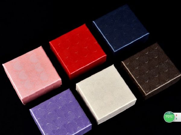 2020 color pearlescent paper jewelry packaging box necklace ring box customized bracelet customized factory direct sales
2020 color pearlescent paper jewelry packaging box necklace ring box customized bracelet customized factory direct sales