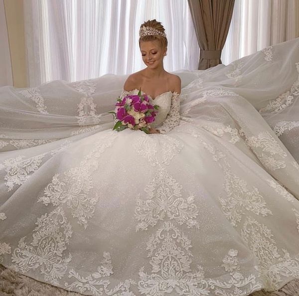 gorgeous off shoulder long sleeve wedding dresses sweep train lace appliques a line floor length bridal gown vestido de novia, White
gorgeous off shoulder long sleeve wedding dresses sweep train lace appliques a line floor length bridal gown vestido de novia, White