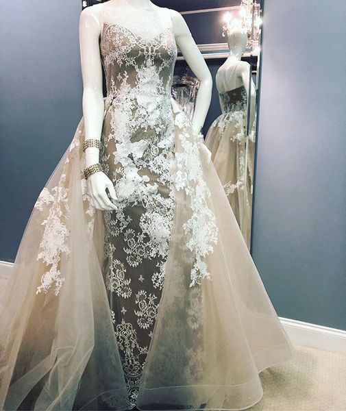 2019 appliqued mermaid wedding dresses spaghetti sleeveless detachable bridal gown tulle sweep train plus size, White
2019 appliqued mermaid wedding dresses spaghetti sleeveless detachable bridal gown tulle sweep train plus size, White