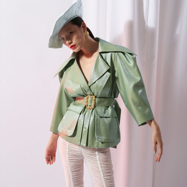 2019 new spring lapel large shoulder long sleeve green waist bandage pocket loose jacket women fashion tide, Black;brown
2019 new spring lapel large shoulder long sleeve green waist bandage pocket loose jacket women fashion tide, Black;brown