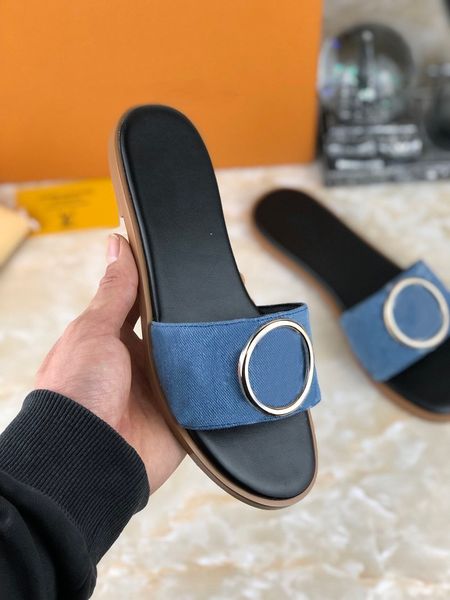 wholesale new women's flat shoes lock it flat mules luxury designer shoes 1a64mn cowhide fashion style size 35-41 with box, Black
wholesale new women's flat shoes lock it flat mules luxury designer shoes 1a64mn cowhide fashion style size 35-41 with box, Black