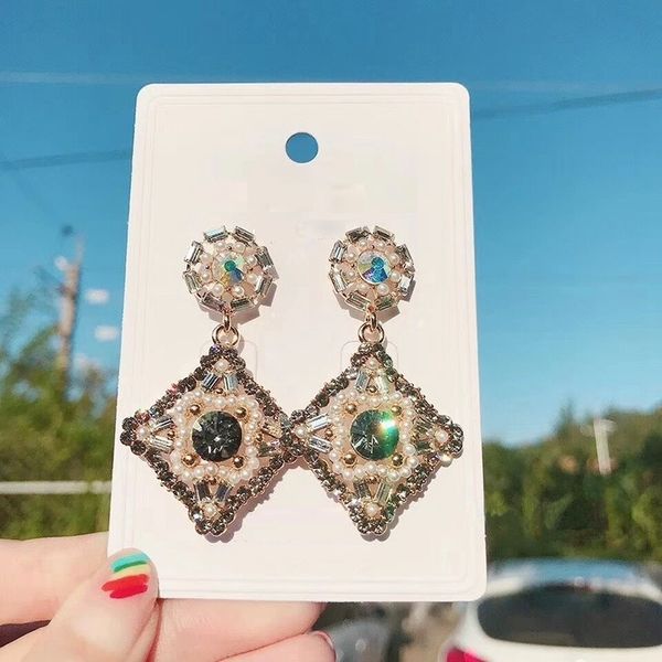 mengjiqiao новый корейский телезвезда роскошные площади кристалл падение серьги для женщин элегантный pearl beads партии pendientes студенче, Silver
mengjiqiao новый корейский телезвезда роскошные площади кристалл падение серьги для женщин элегантный pearl beads партии pendientes студенче, Silver