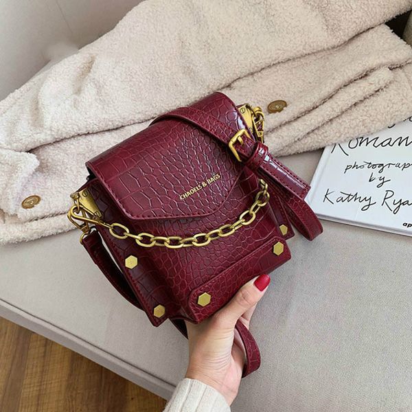 fashion crocodile pattern shoulder bag for women vintage rivet chain handbag women's rivet messenger crossbody bags 2020 new
fashion crocodile pattern shoulder bag for women vintage rivet chain handbag women's rivet messenger crossbody bags 2020 new