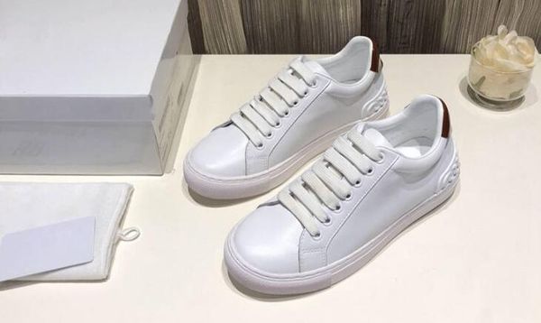 5a women and men low-lace-up sneakers in leather,tone-one-tone inset and leather knots at the back,size 35-44,dhl ing, Black
5a women and men low-lace-up sneakers in leather,tone-one-tone inset and leather knots at the back,size 35-44,dhl ing, Black
