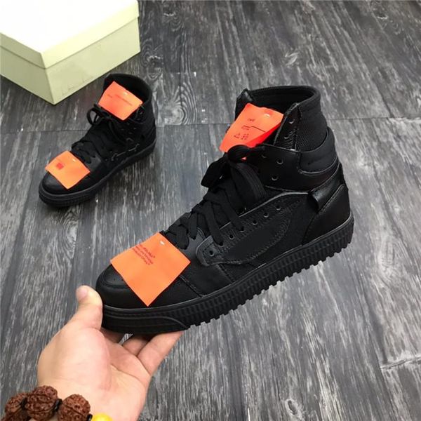 white arrowhead with yellow ribbon and black high-european and american fashion shoes lover sneakers for 2019 with box size 35-45
white arrowhead with yellow ribbon and black high-european and american fashion shoes lover sneakers for 2019 with box size 35-45
