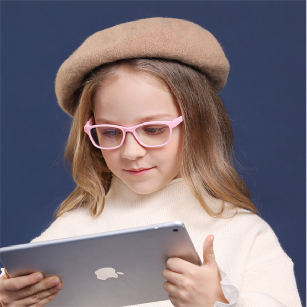 new 2020 comfortable personality square child goggles silicone material anti-blue light wild light glasses f8138, White;black
new 2020 comfortable personality square child goggles silicone material anti-blue light wild light glasses f8138, White;black