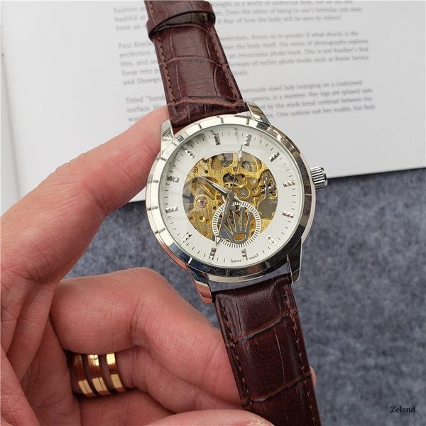 luxury mens watches 42 mm size automatic mechanical watch designer watches role brand black leather strap casual sports style, Slivery;brown
luxury mens watches 42 mm size automatic mechanical watch designer watches role brand black leather strap casual sports style, Slivery;brown