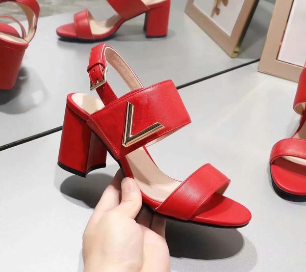woman sandals slippers shoes slippers sandals slippers casual shoes trainers shoes slide eu:35-39 with box 02l1552, Black
woman sandals slippers shoes slippers sandals slippers casual shoes trainers shoes slide eu:35-39 with box 02l1552, Black