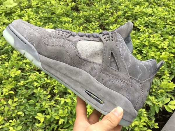 2020 new air authentic 4 xx kaws cool grey 4s glow in dark men basketball shoes outdoor sneakers sports with original box 930155-003
2020 new air authentic 4 xx kaws cool grey 4s glow in dark men basketball shoes outdoor sneakers sports with original box 930155-003