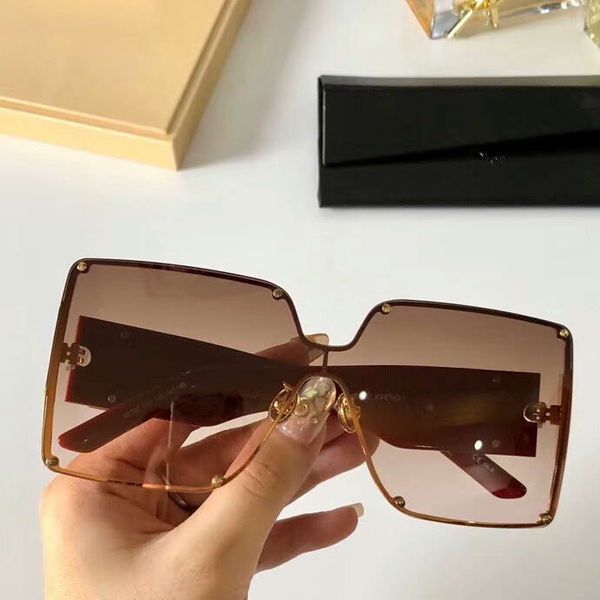 безободковых солнцезащитные очки gold brown затушеванный большой обрамлении очки мода женщин ovesize солнцезащитные очки новые с коробкой, White;black
безободковых солнцезащитные очки gold brown затушеванный большой обрамлении очки мода женщин ovesize солнцезащитные очки новые с коробкой, White;black
