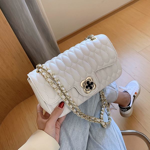 new french design fashion diamond square bag & elegant chain shoulder bag messenger l: width 23.5cm height 13cm
new french design fashion diamond square bag & elegant chain shoulder bag messenger l: width 23.5cm height 13cm