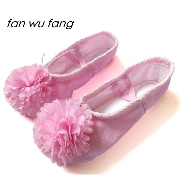 fan wu fang 2017 new canvas decorated chrysanthemum dancing soft ballet dance shoes slippers cow leather sole women children
fan wu fang 2017 new canvas decorated chrysanthemum dancing soft ballet dance shoes slippers cow leather sole women children